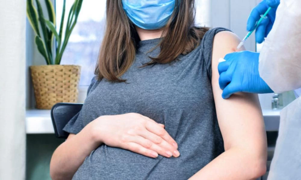 Ενθαρρυντικά νέα για τον Εμβολιασμό εγκύων κατά του κορονοϊού